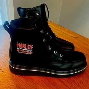 New Harley Davidson riding boots. Worn once.